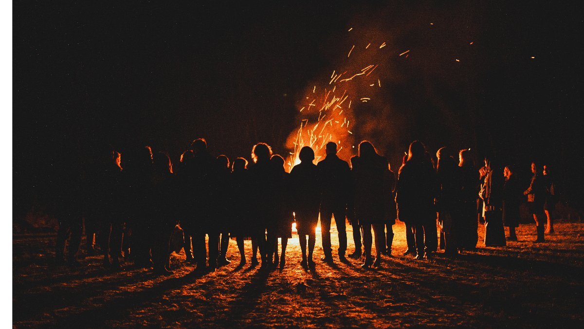 Walpurgisnacht – Zwischen Feuer, Mythen und Stoffen voller Geschichten