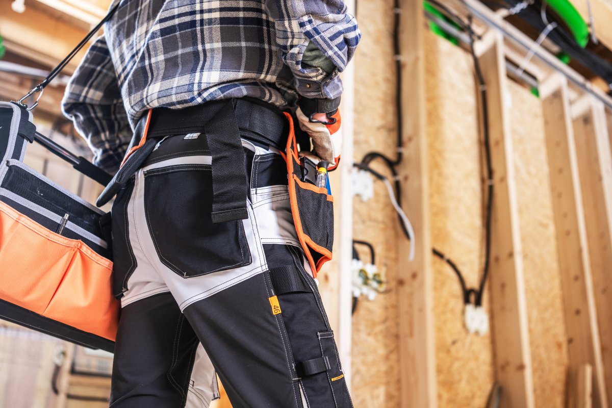 Bauarbeiter mit Werkzeug