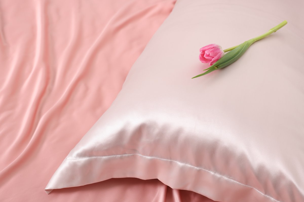 Luxurioese Seidenbettwasche